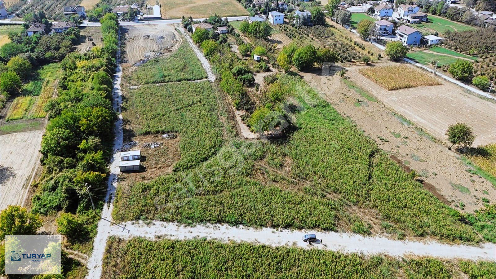 TURYAP AKYAZI'dan HARİKA KONUMDA SATILIK 438M2 PARSEL