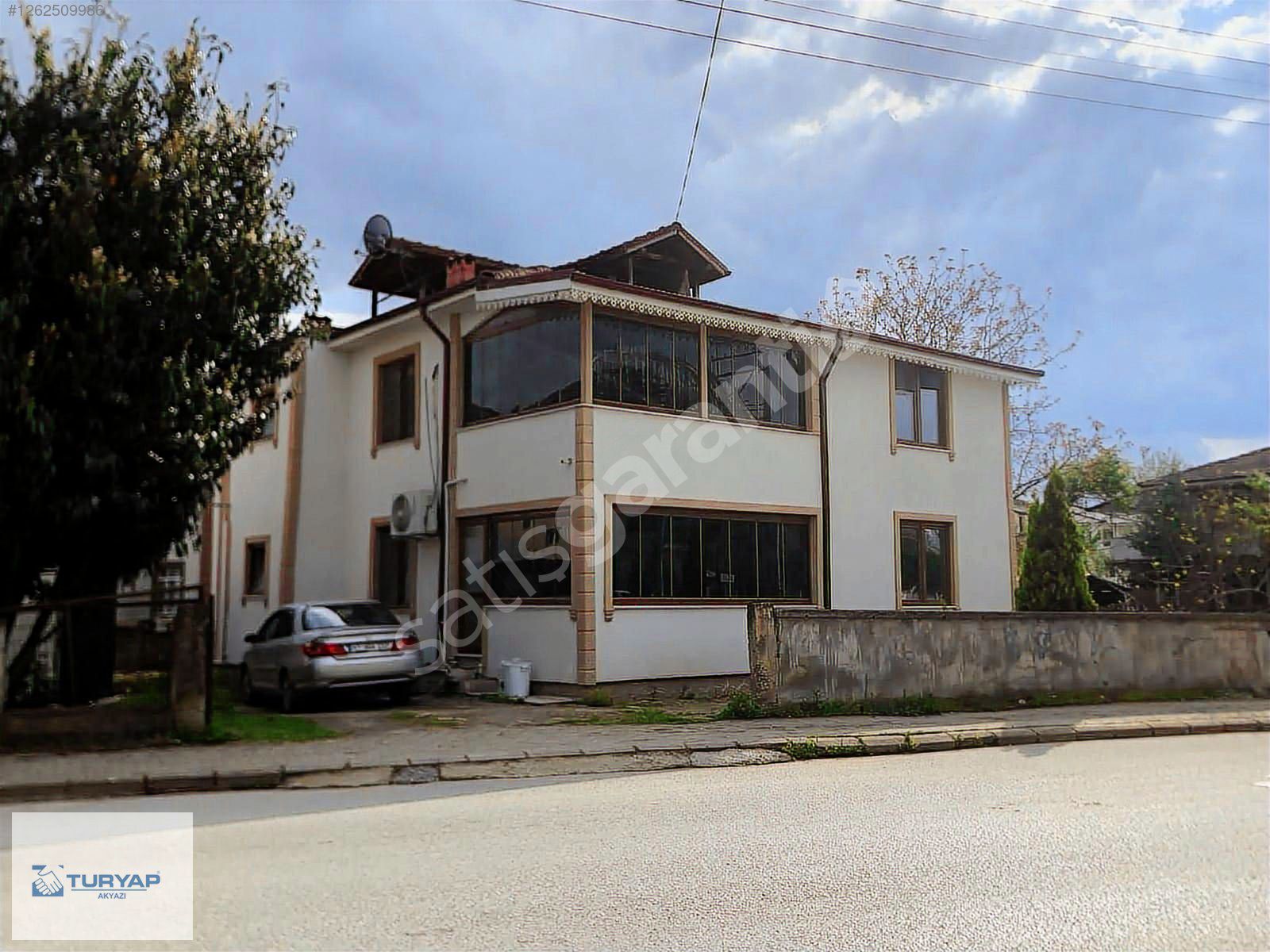 TURYAP AKYAZI'dan HARİKA KONUMDA TİCARİ İMARLI MÜSTAKİL EV