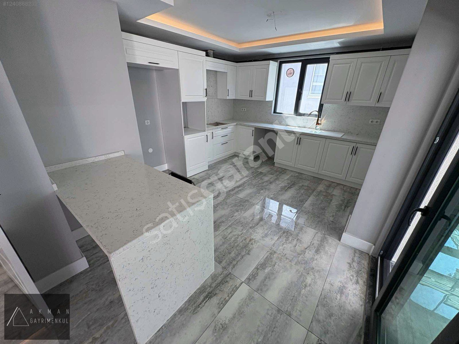 AKMAN'dan SAHİLDE/YEŞİLYURT AVM YAKIN/KATTA TEK DAİRE/4+1 DAİRE