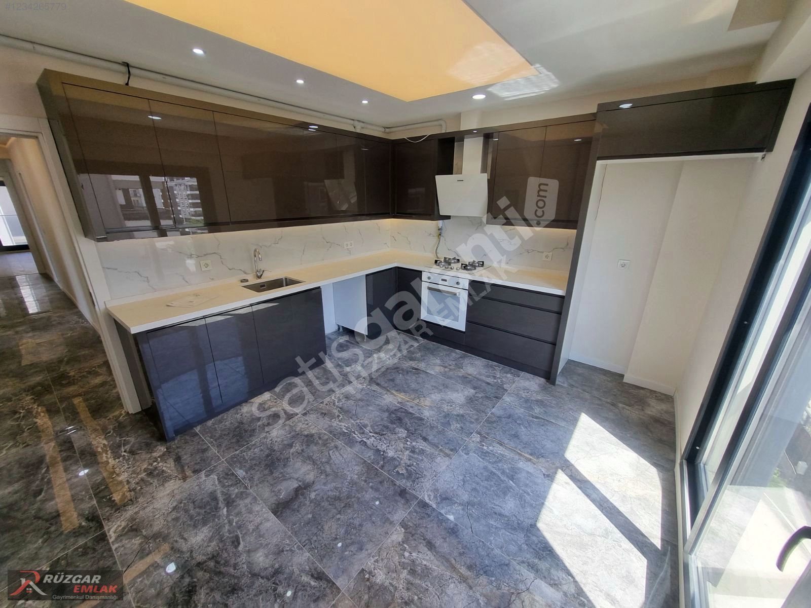 RÜZGAR EMLAKTAN SİTE İÇERİSİNDE YERDEN ISITMA 3+1 LÜKS DAİRELER