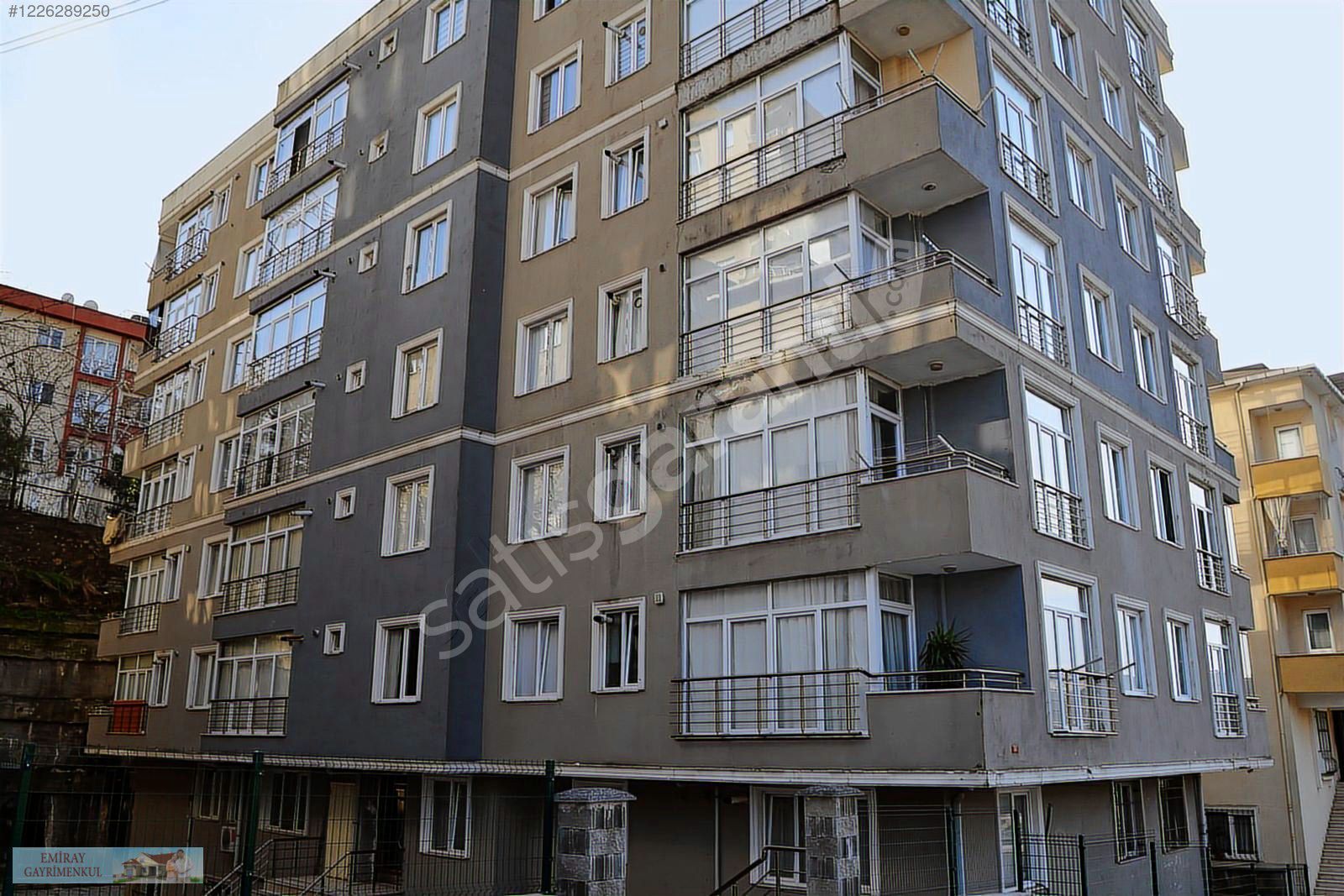 ARMAĞANEVLER MH.AKDENİZ CAD.KOMŞU SATILIK ARA KATTA 1+1