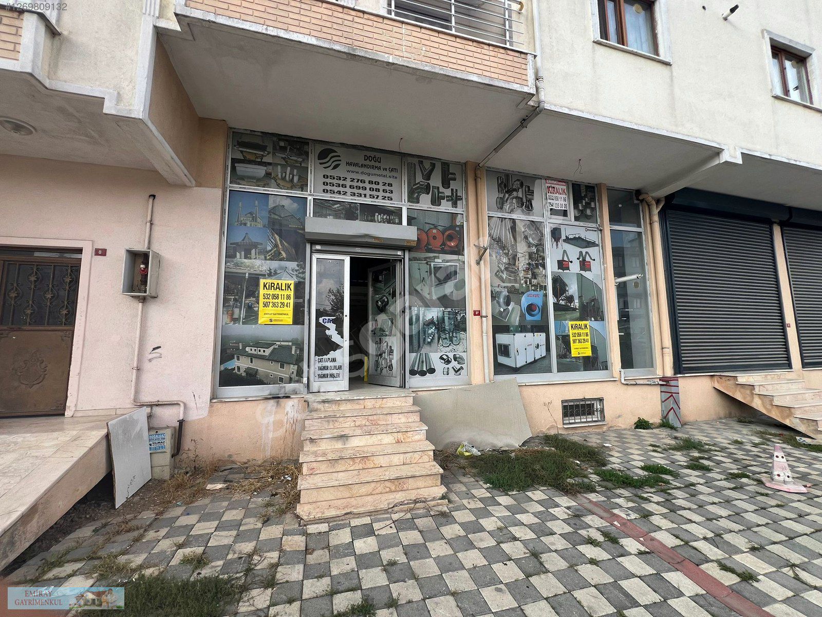 YAKACIK CADDESİNE PARALEL 3 KATLI İŞYERİ BOŞŞ!!