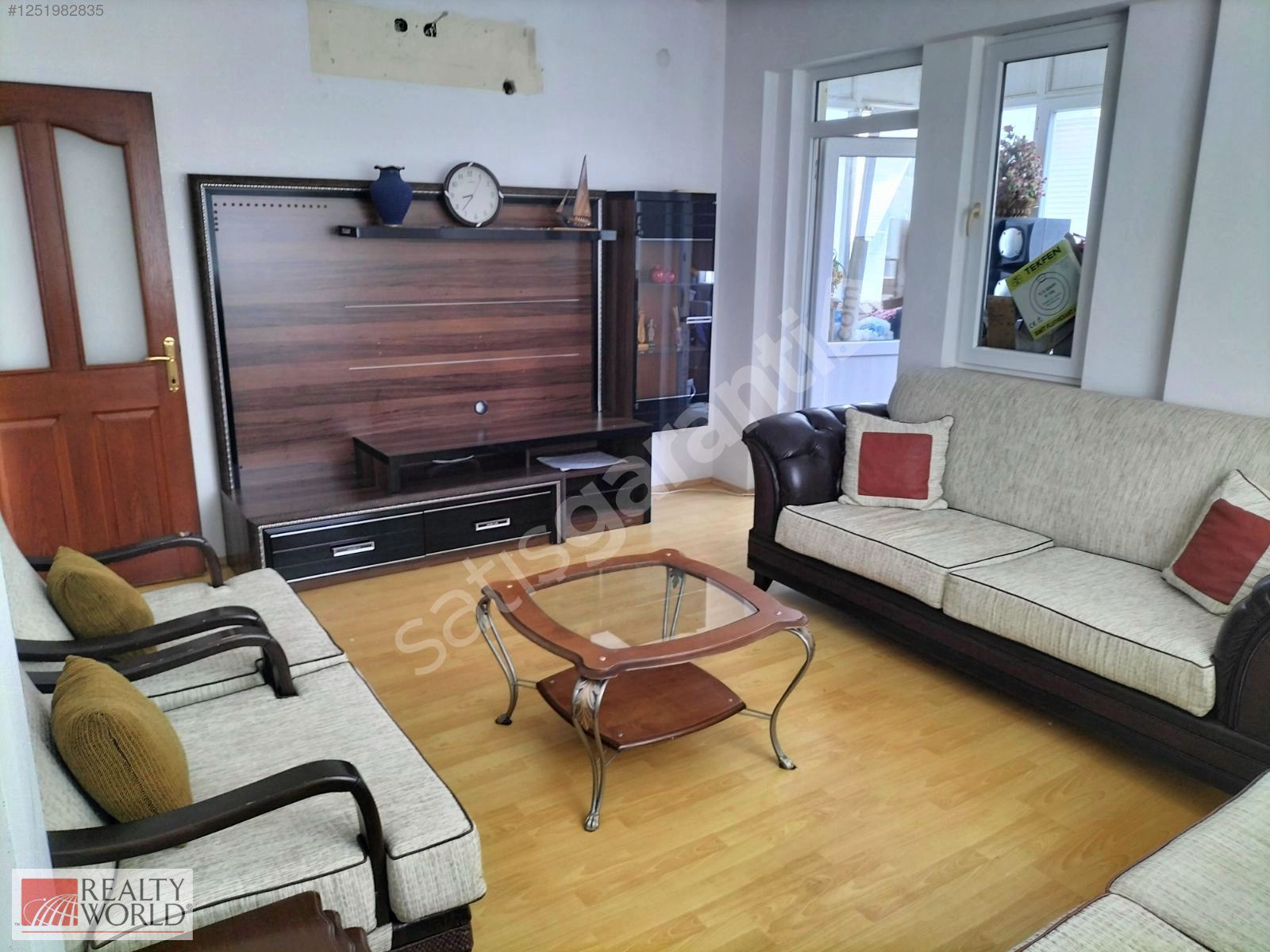 ŞAFAK MAHALLESİNDE 3+1 FERAH KULLANIŞLI KISMEN EŞYALI DAİRE