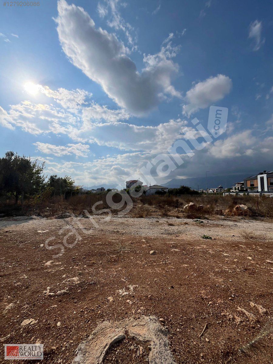 DÖŞEMEALTI ÇIPLAKLI MAHALLESİNDE TİCARİ+KONUT 392M2 SATILIK ARSA