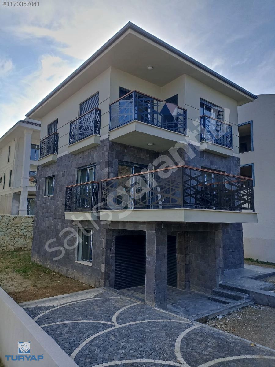 TURYAP'TAN TAM MÜSTAKİL 5+1 DENİZE 200 METRE VİLLA