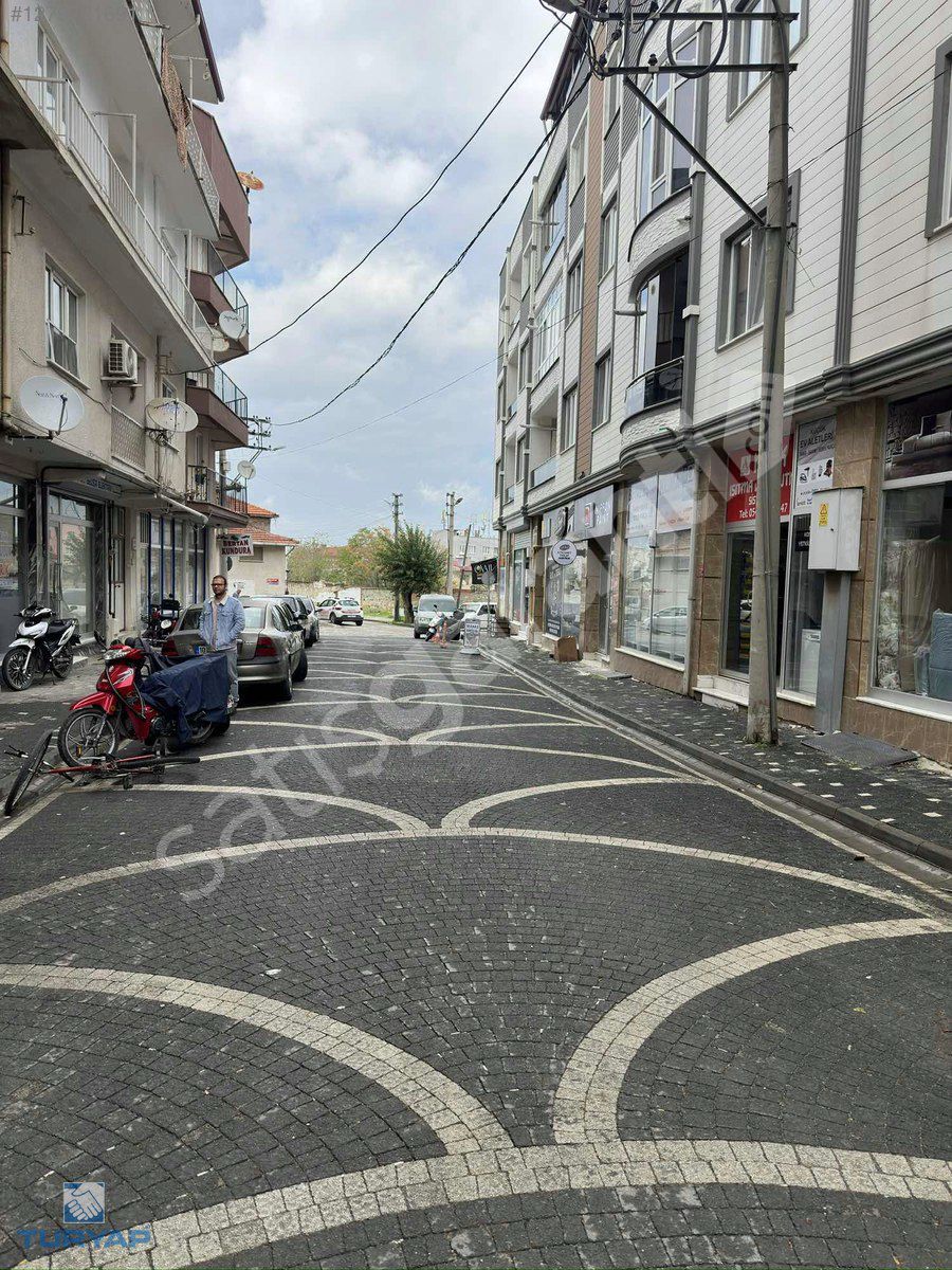 TURYAP'TAN BURHANİYE MERKEZDE SATILIK DÜKKAN 80 m²
