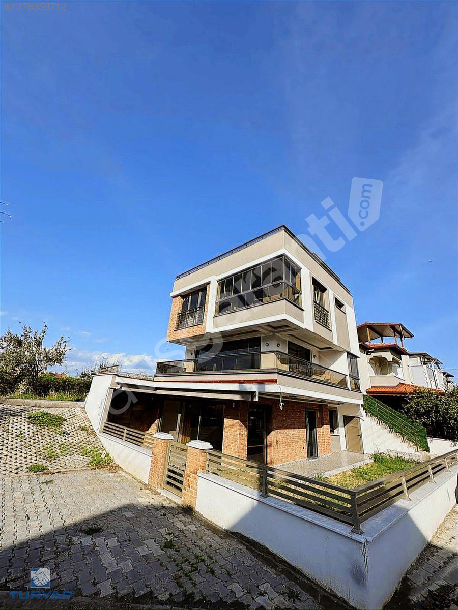 TURYAP'TAN ÖĞRETMENLER MAHALLESİNDE SIFIR VİLLA