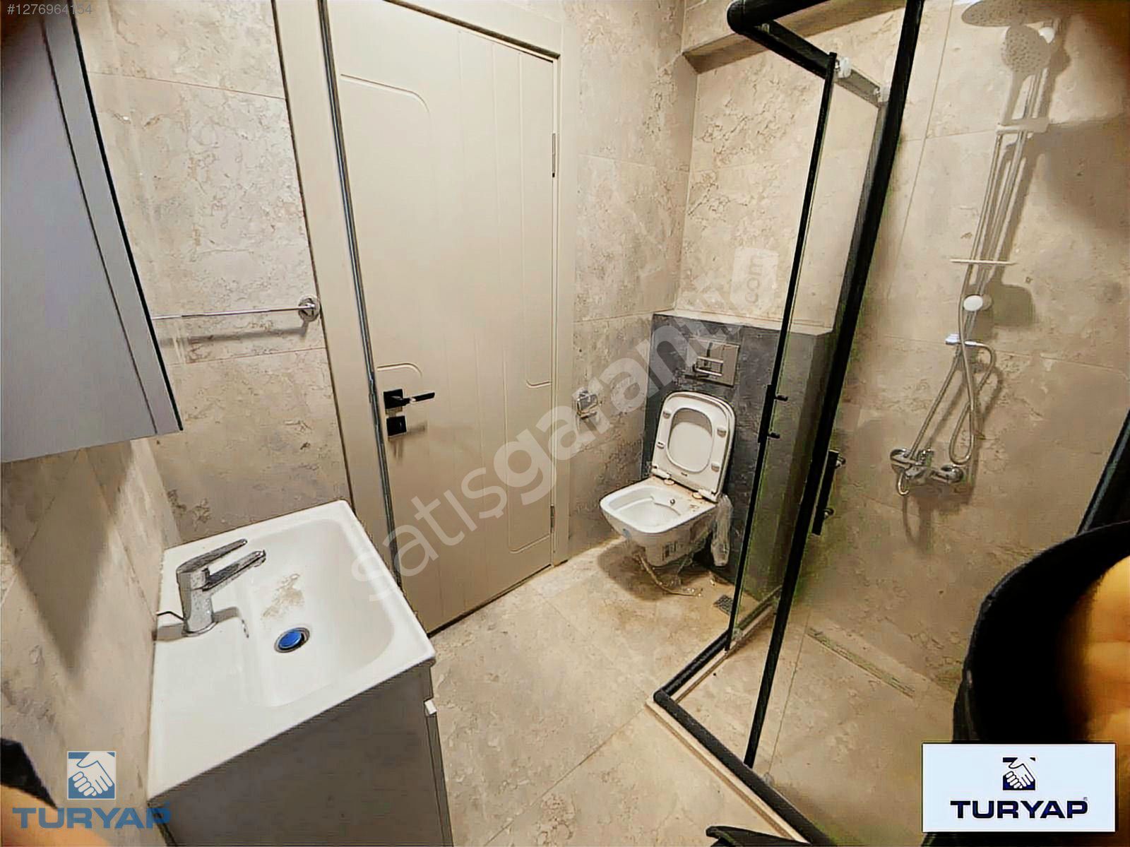 BURHANİYE MERKEZDE TERCİHEN OFİS OLARAK KİRALIK 1+1