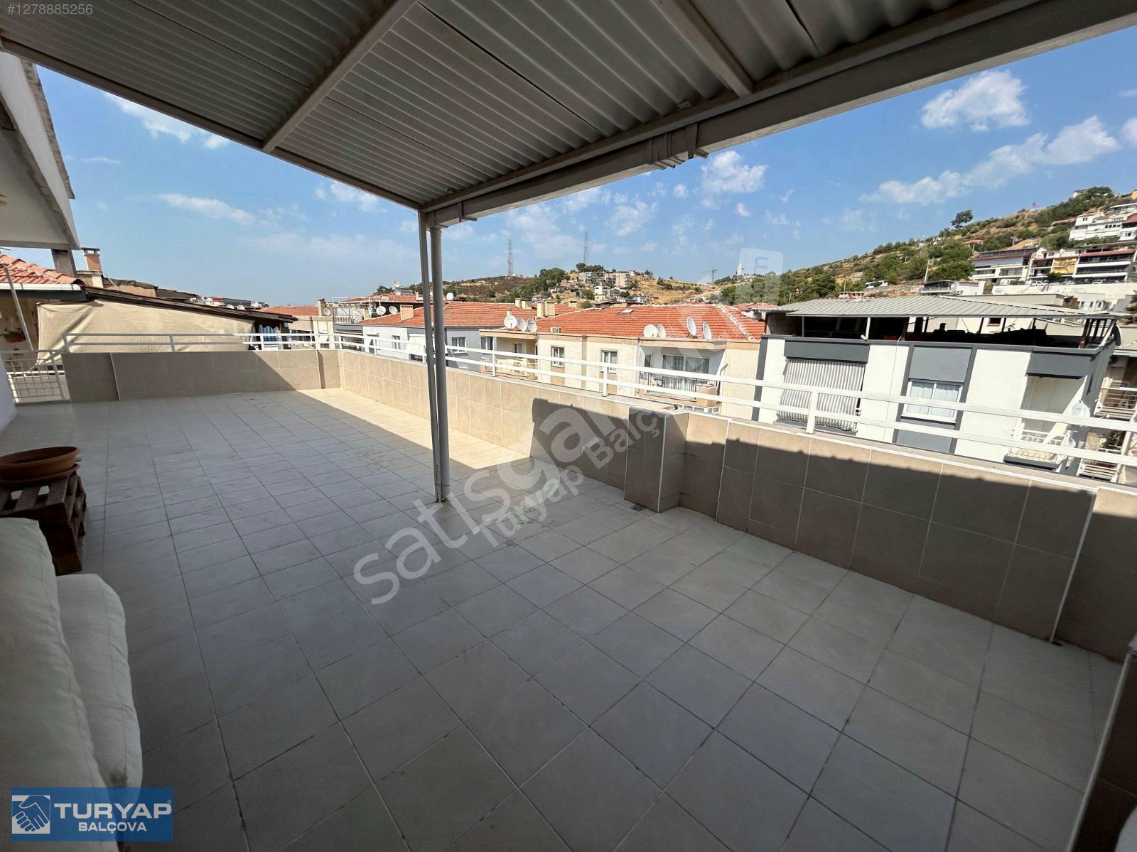 Önü Açık Manzaralı Teraslı Kapalı Mutfaklı Satılık 2+1 Daire