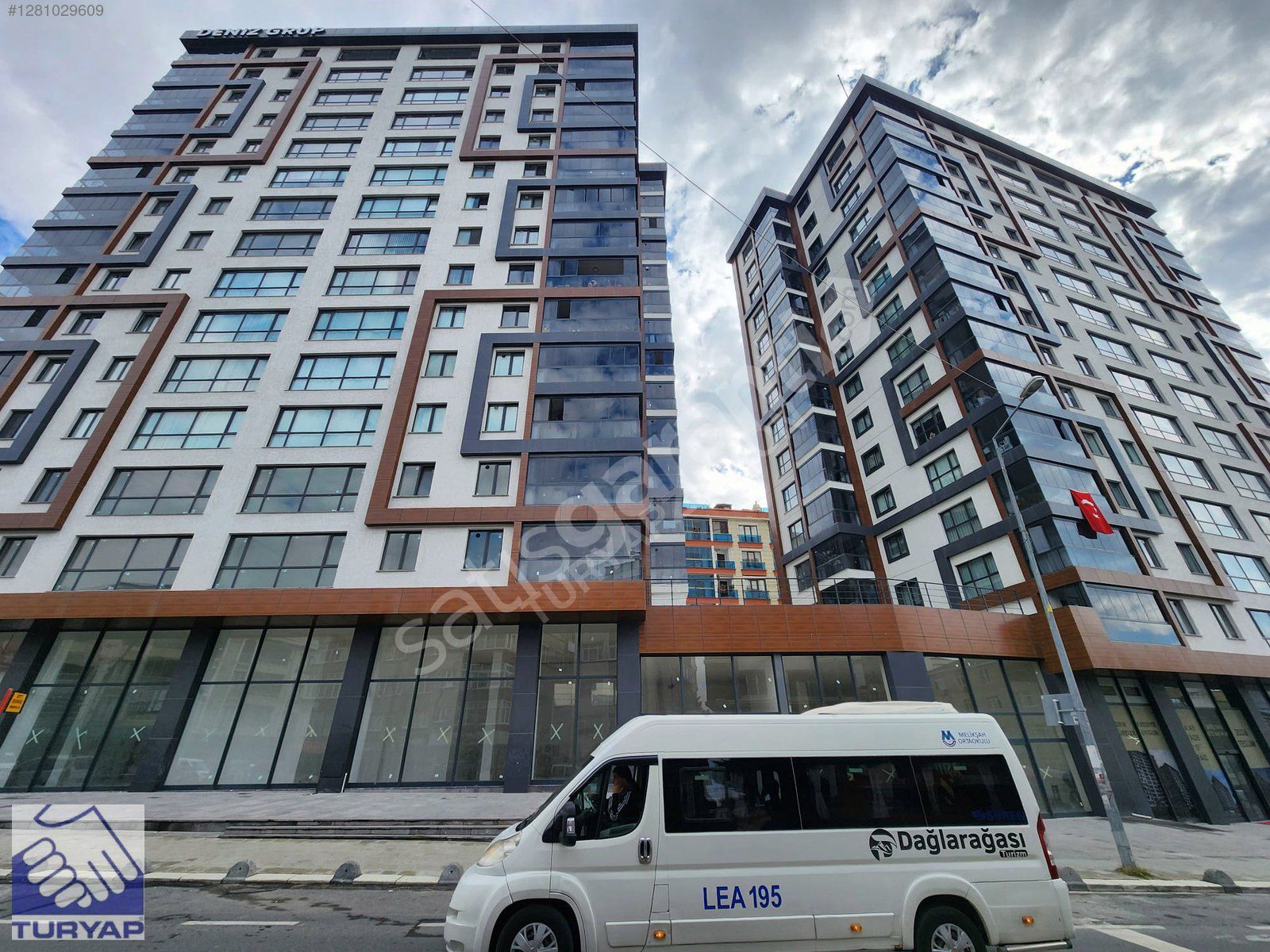 TURYAP'DAN KÜÇÜKÇEKMECE GÖL MANZARALI 2+1 SATILIK ARAKAT DAİRE