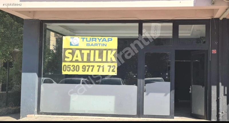 VALİLİK BİNASI KARŞISINDA 145 M² DÜKKAN TAM BİR YATIRIM FIRSATI