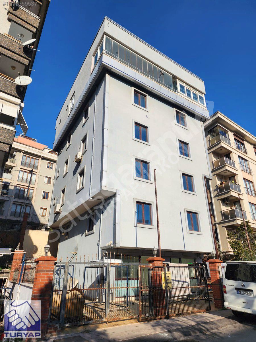 İDEALTEPE'DE İSKANLI,ASANSÖRLÜ SEKİZ KATLI KOMPLE SATILIK BİNA