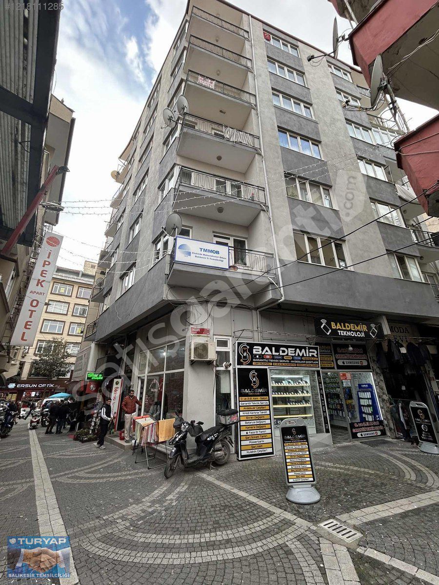 TURYAP'TAN ÇARŞI MERDEZDE SATILIK ASANSÖRLÜ 2+1 UYGUN DAİRE