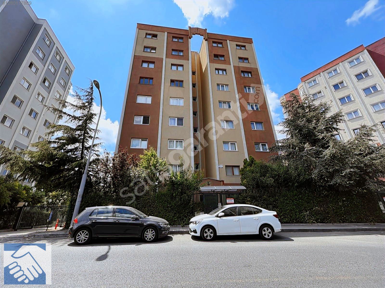 BAŞAKŞEHİR IHLAMURPARK EVLERİNDE 151 M2 FULL TADİLATLI 4+1 SATIL