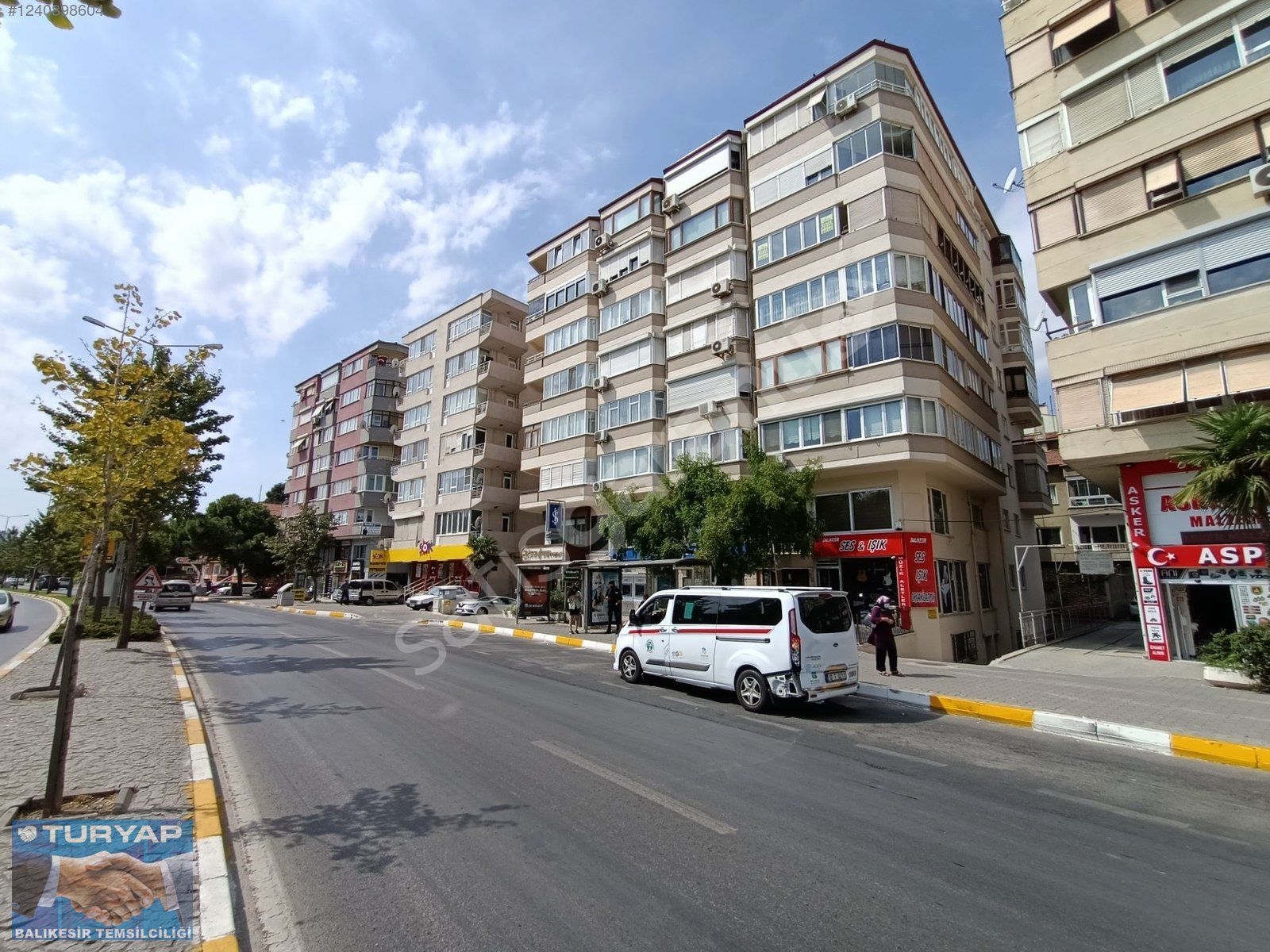 TURYAP'TAN VASIFÇINAR CADDESİNDE SATILIK ASANSÖRLÜ SATILIK DAİRE