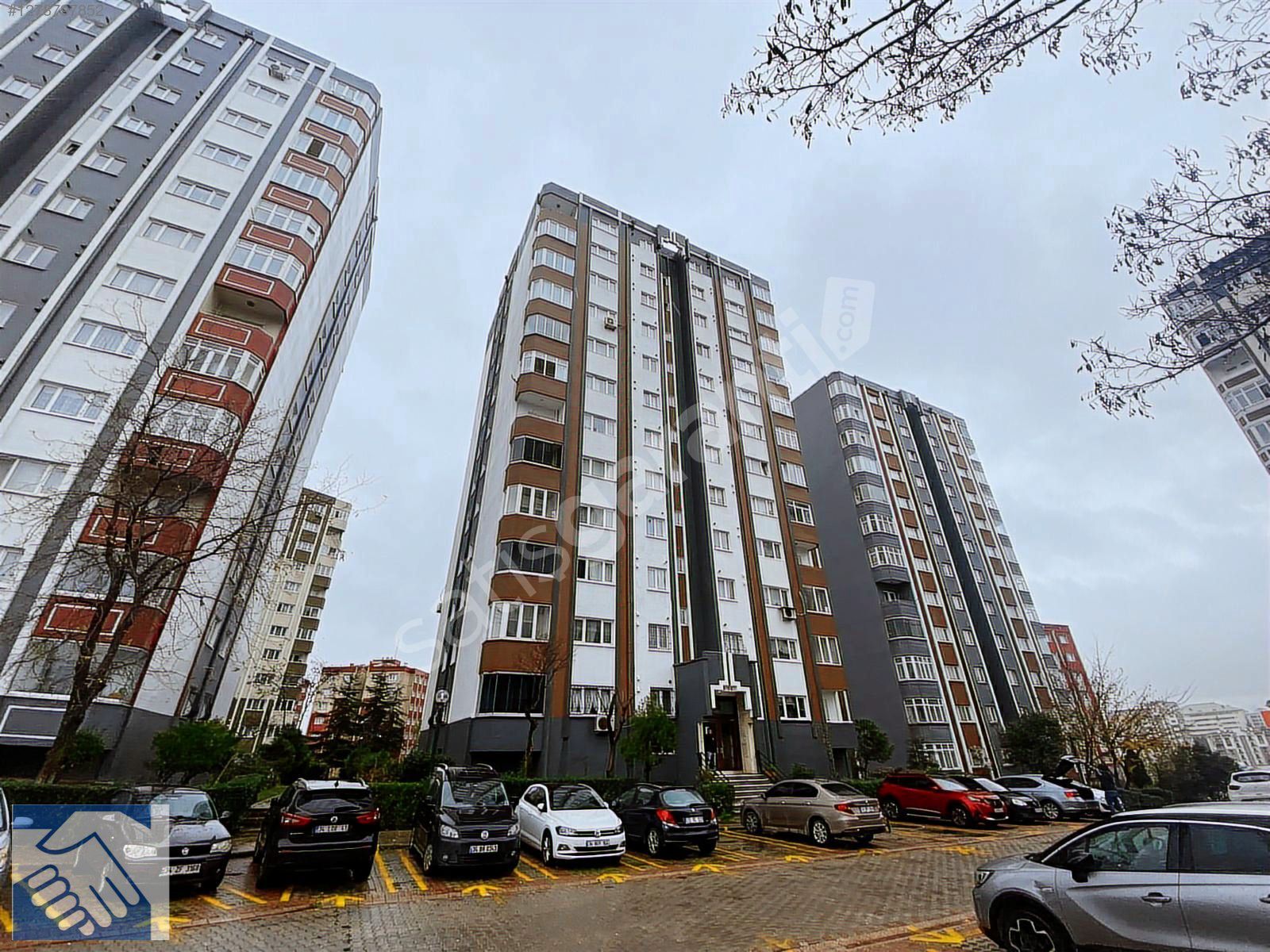 BAŞAKŞEHİR 4 ETAP 1 KISIMDA TADİLATLI 87M2 SATILIK 2+1 DAİRE