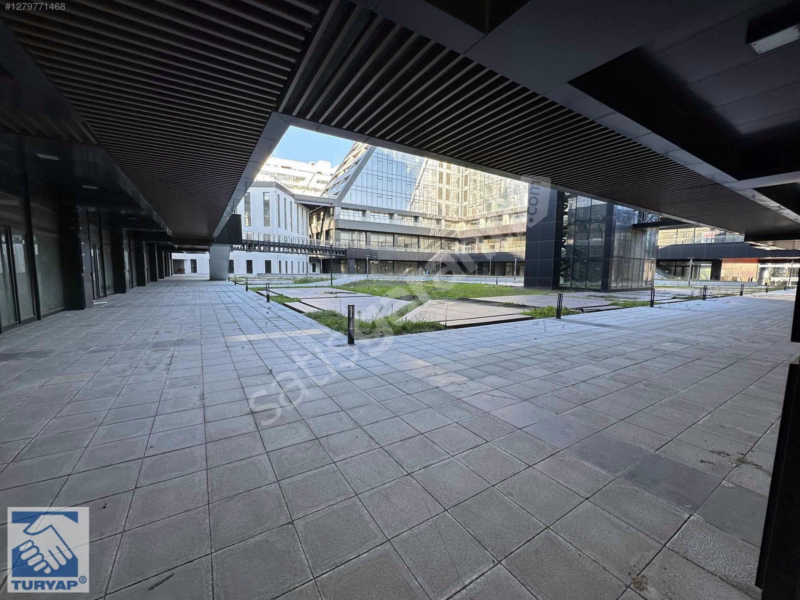 TURYAPDAN İSTMALL AVM DE 150m2 DÜKKAN