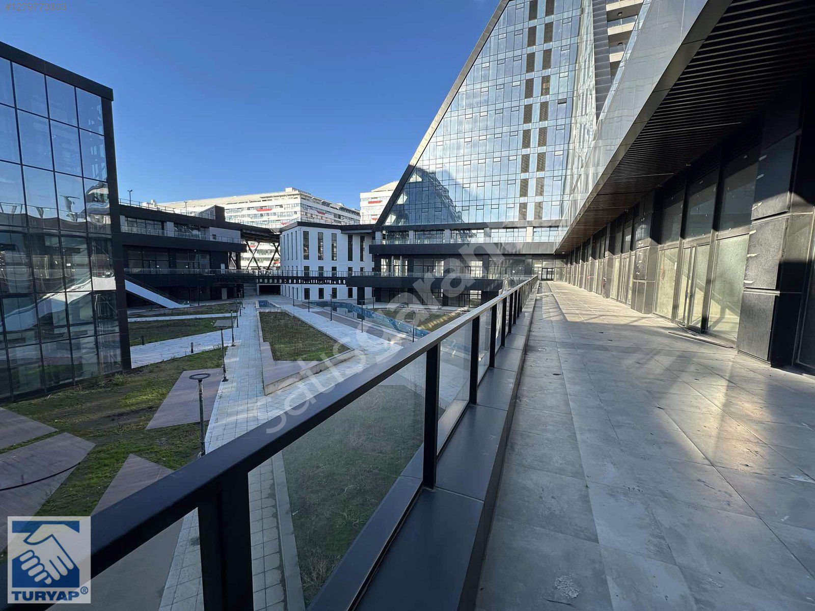 TURYAPDAN İSMALL AVM DE SATILIK DÜKKAN