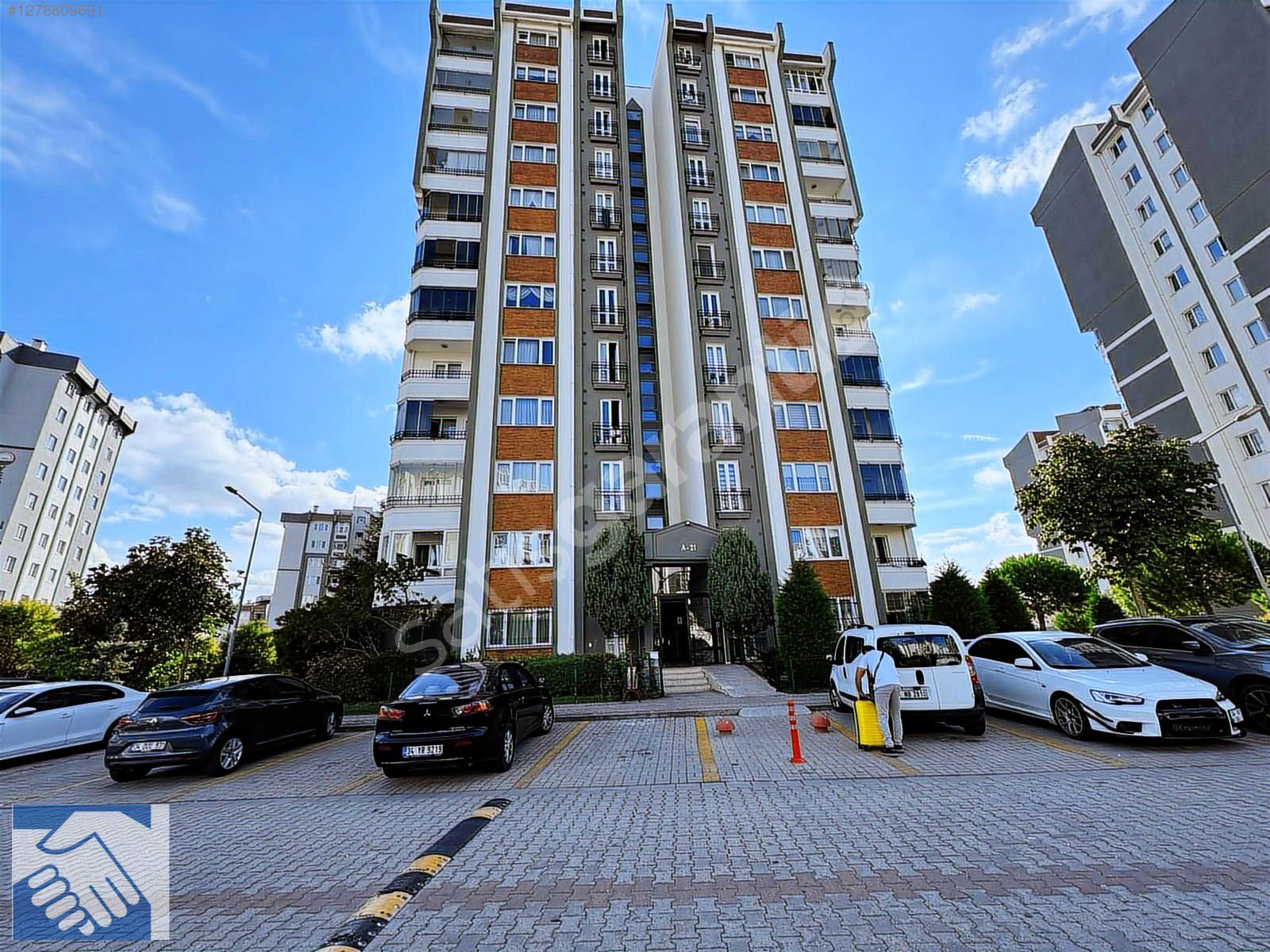 BAŞAKŞEHİR 5.ETAP TARABYA SİTESİ ÜST SIRADA 90 M2 KİRALIK 2+1 DA