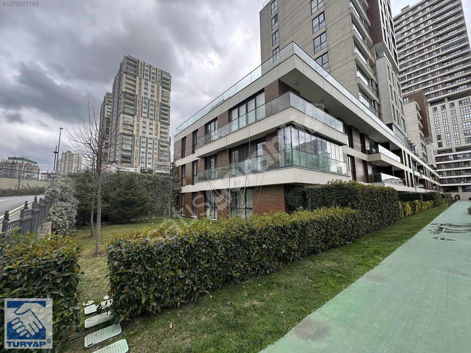 EVVEL İSTANBUL DA VATANDAŞLIĞA UYGUN BAHÇELİ 3+1 SATILIK DAİRE