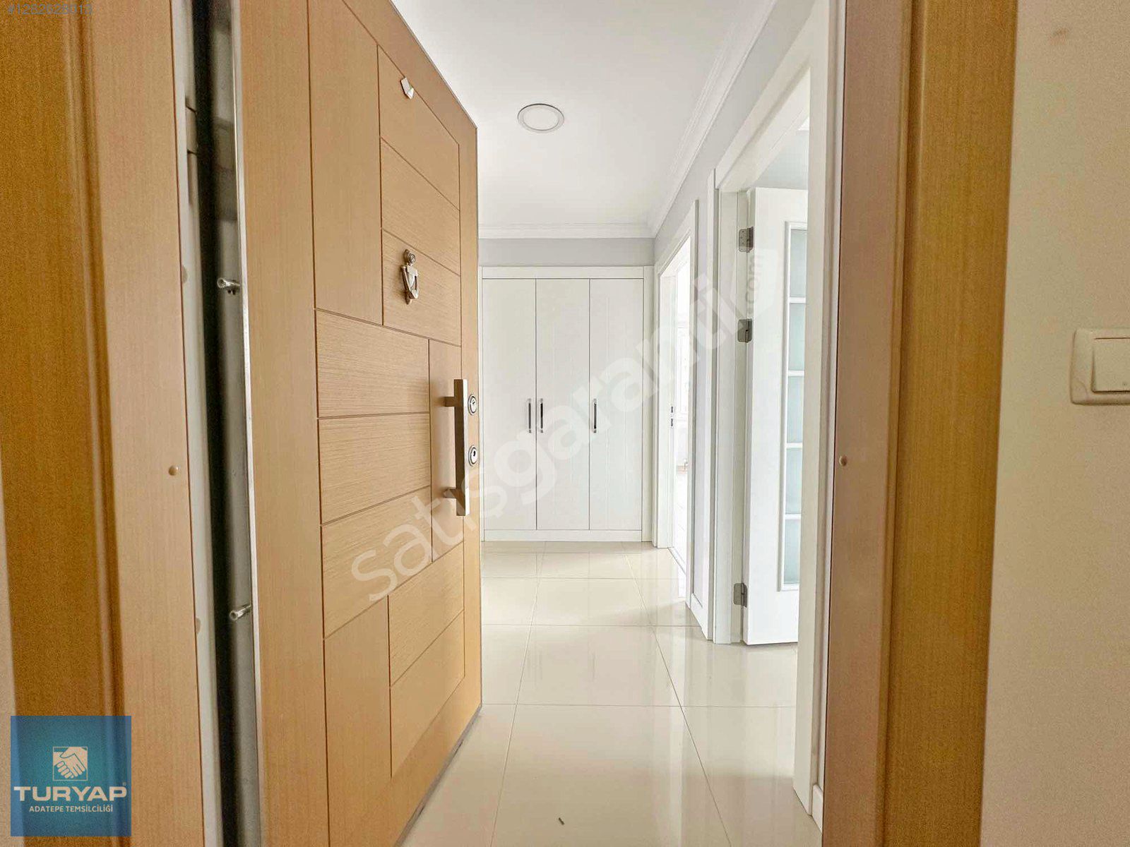 Maltepe'de Sitede Ara Kat Kiralık 2+1 Muhteşem Daire