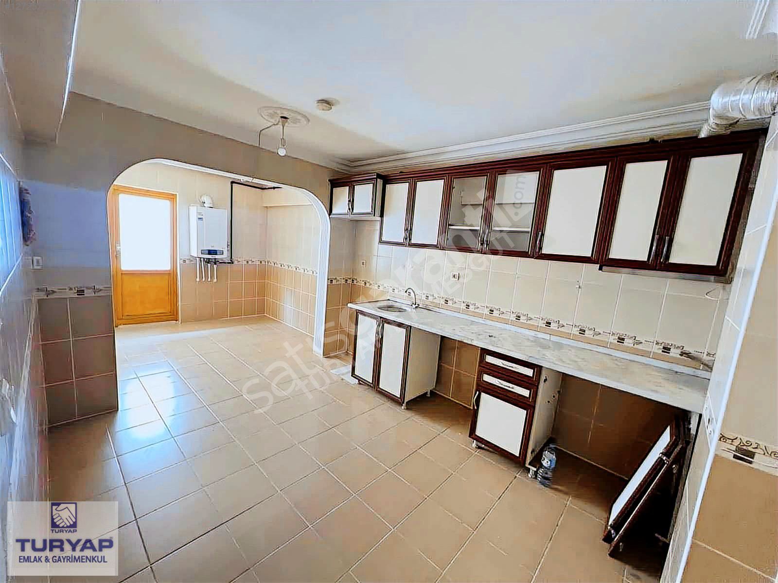 TURYAP'tan Elvankent'te Ara Katta Ön Cephe Kiralık 3+1 Daire