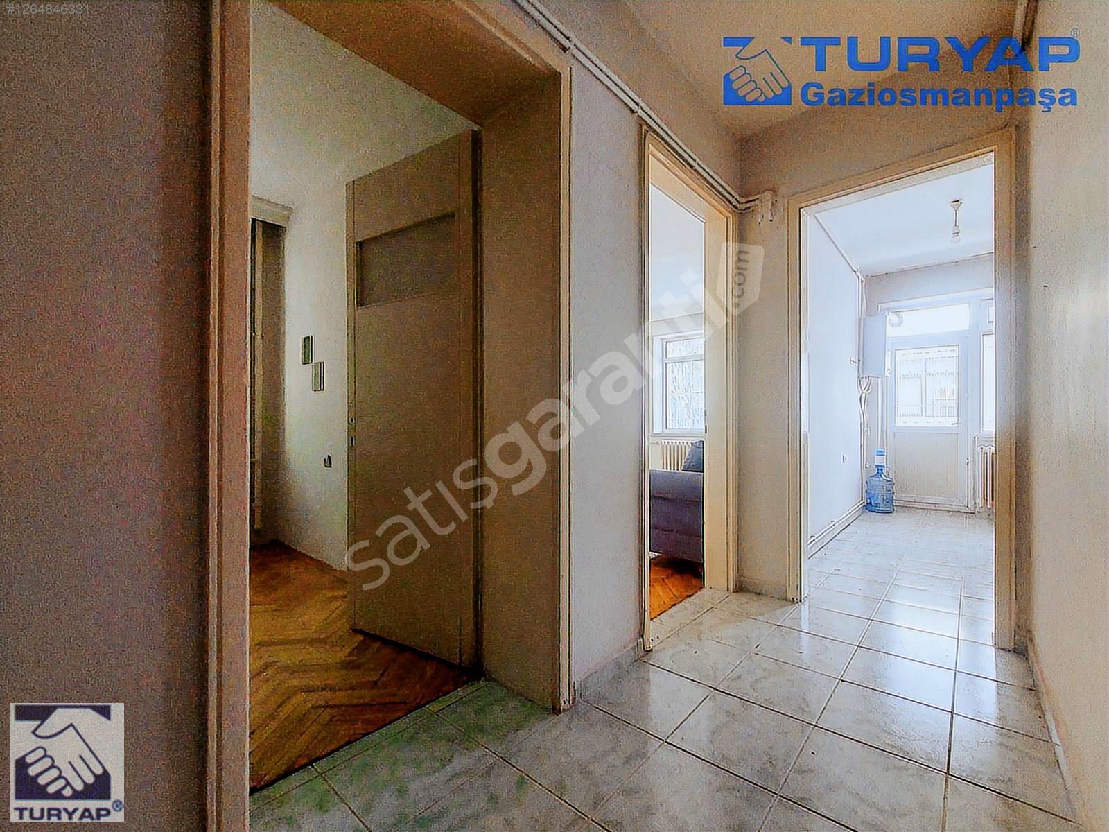 BAHÇELİEVLER 53. SOKAKTA 3+1 BAHÇE KULLANIMLI GİRİŞ