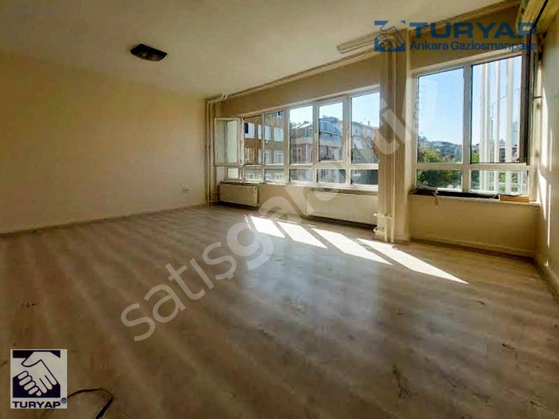 MEŞRUTİYET CADDESİNDE 1+0 OFİS