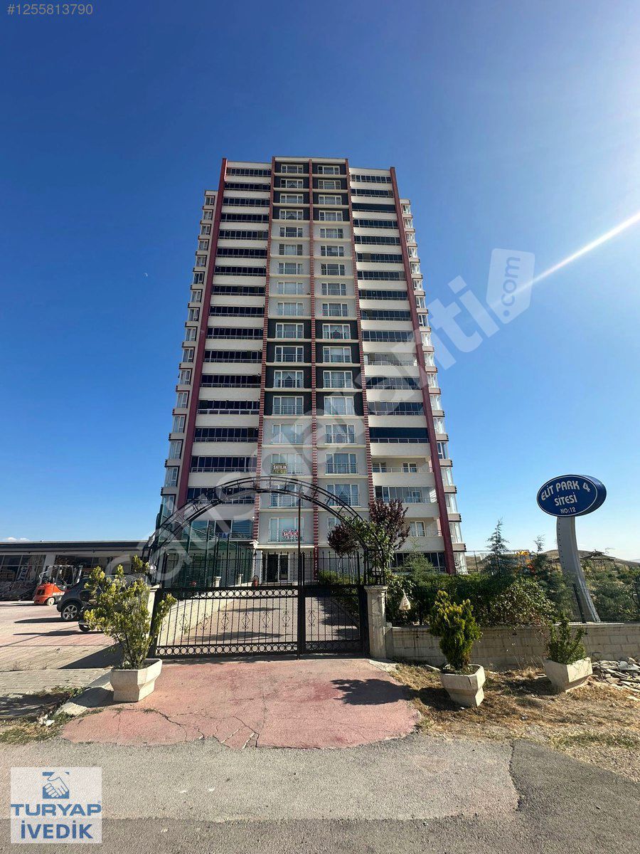 KUZEY YILDIZI'NDA GÜNEY BATI CEPHE, MANZARALI, 3+1 SATILIK DAİRE