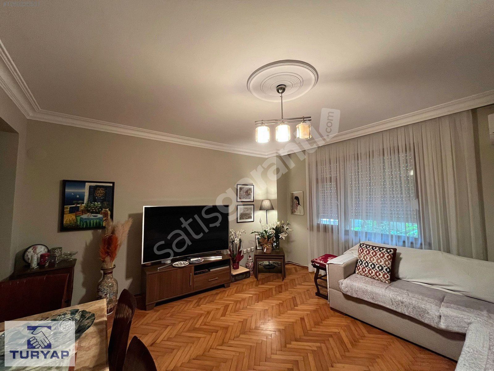 ACIBADEM BÖLGESİNDE, METROYA 5 DK MESAFEDE, BAKIMLI 3+1