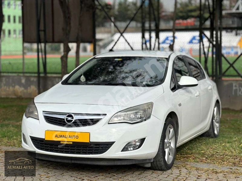 ALMALI AUTO 2012 1.4 TURBO OTOMATİK 206 KM K.KARTINA 12 TAKSİT