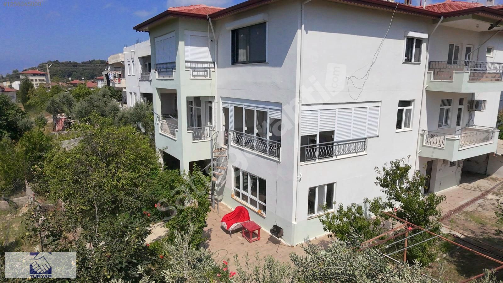 Hatiplerde İmara Açılacak Parselde 3 Katlı Bina Ve Geniş Bahçe