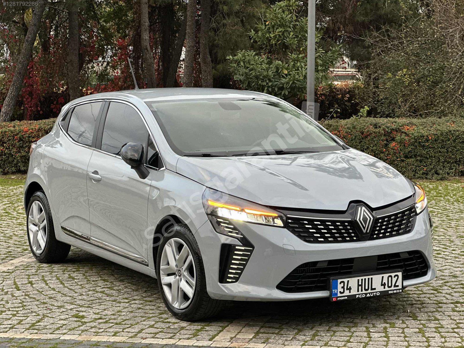 RENAULT CLİO 1.0 TCe EVOLUTİON OTOMATİK VİTES LANSMAN RENK