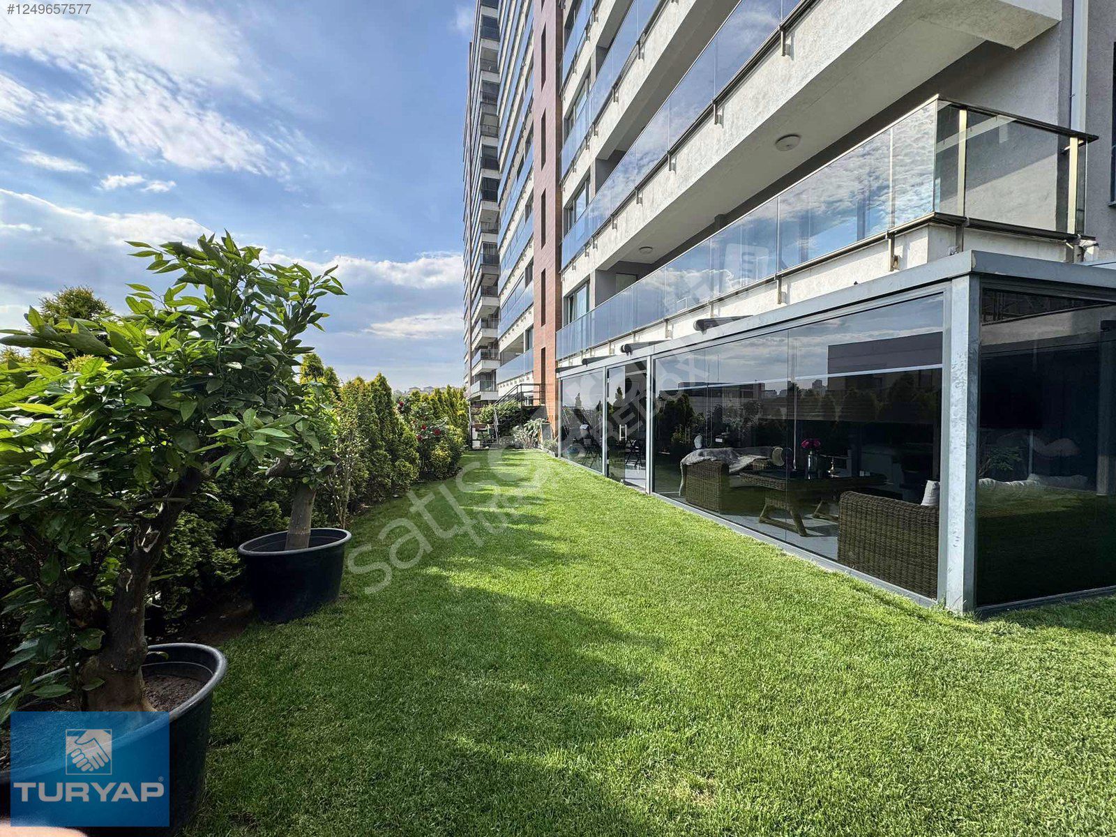 BAHÇEŞEHİR KONAKLARI 6+1 SATILIK GENİŞ BAHÇE DUBLEKS TURYAP'TAN