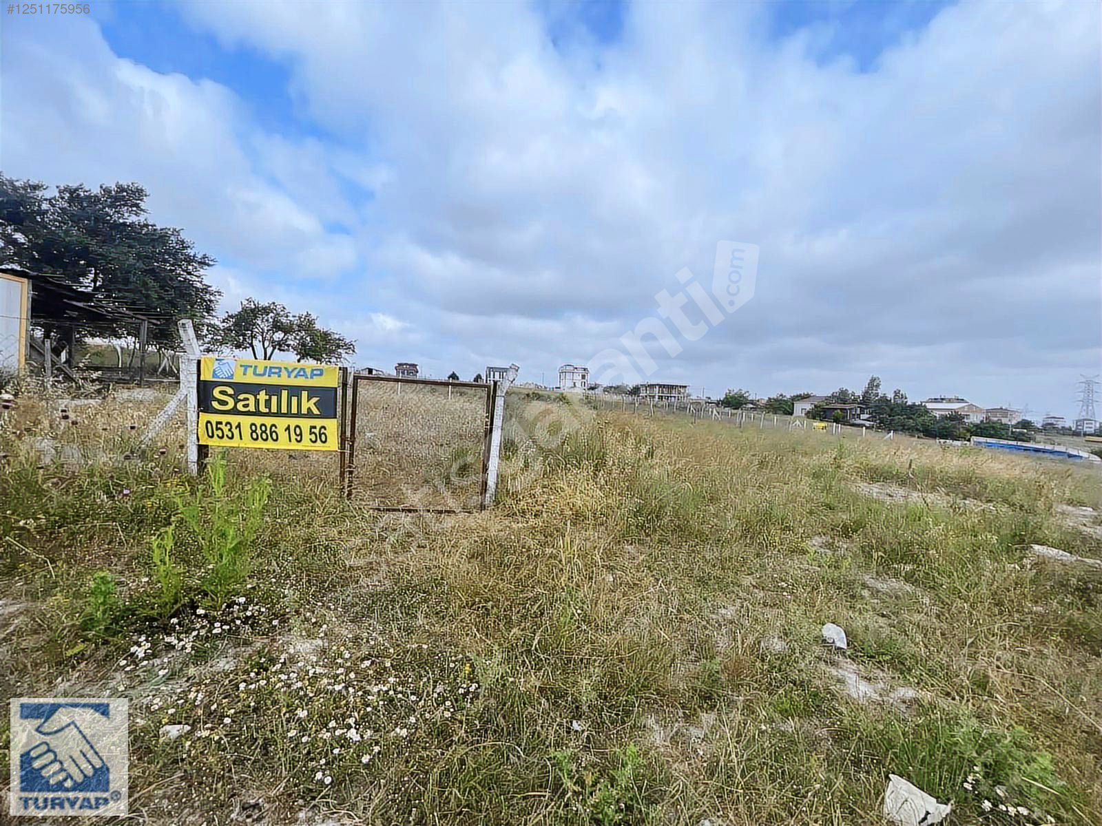 ARNAVUTKÖY HADIMKÖY'DE (525m²) VİLLA İMARLI SATILIK ARSA