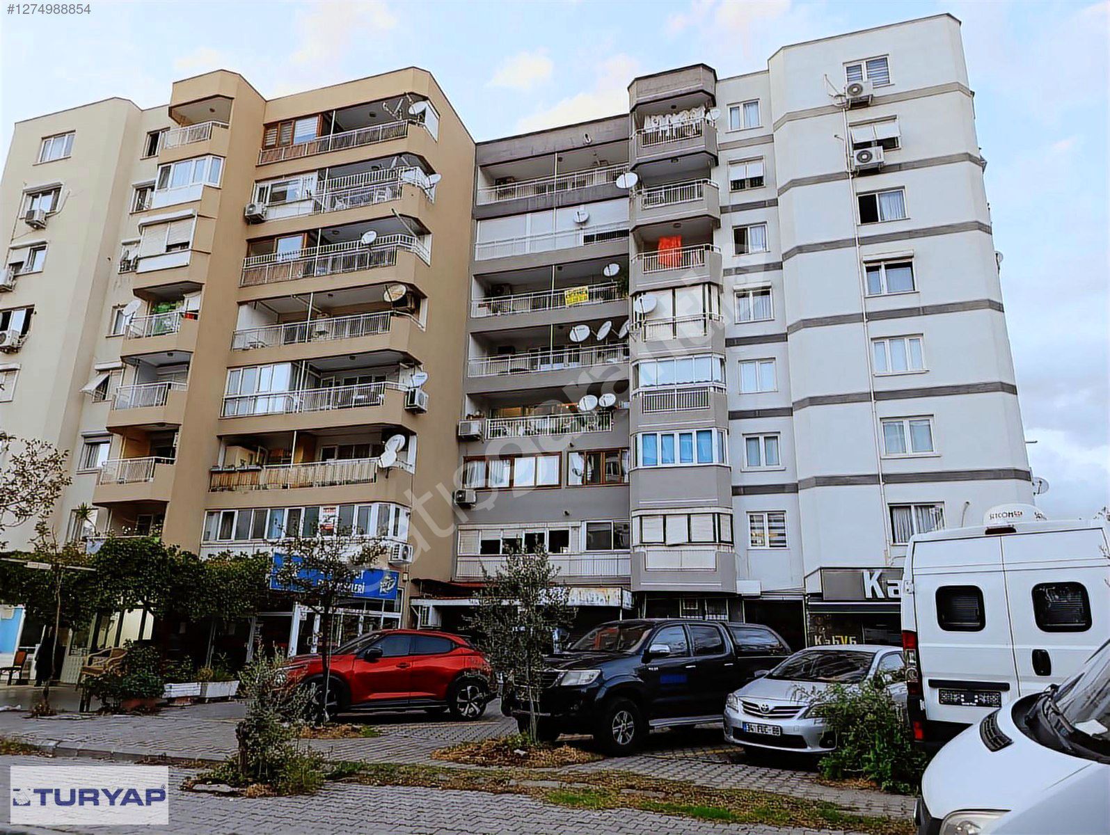 Bornova Gediz Caddesinde Site içinde 5.kat Doğalgazlı Daire