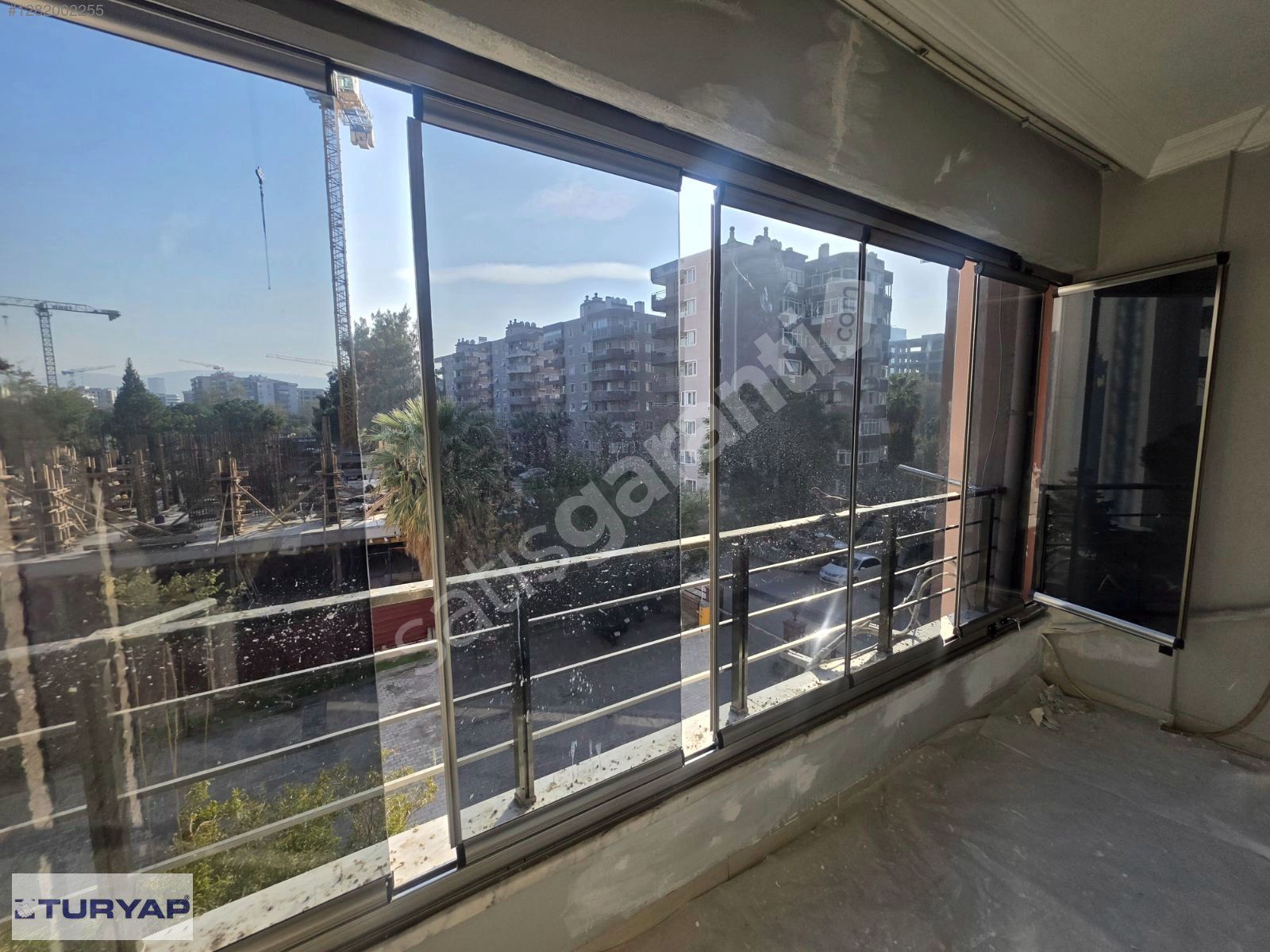 Bayraklı Mansuroğlunda Sitede Yapılı Otoparklı 3+1 Kiralık Daire