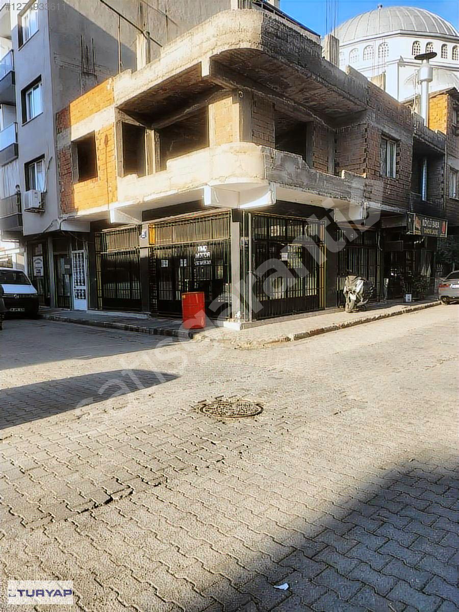 Bayraklı Manavkuyu da Bacalı 70 m2 Çift Cephe Kiralık Dükkan