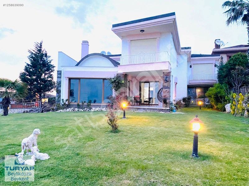 Turyap'tan Park Panorama Sitesinde Deniz Manzaralı 6+2Köşe Villa