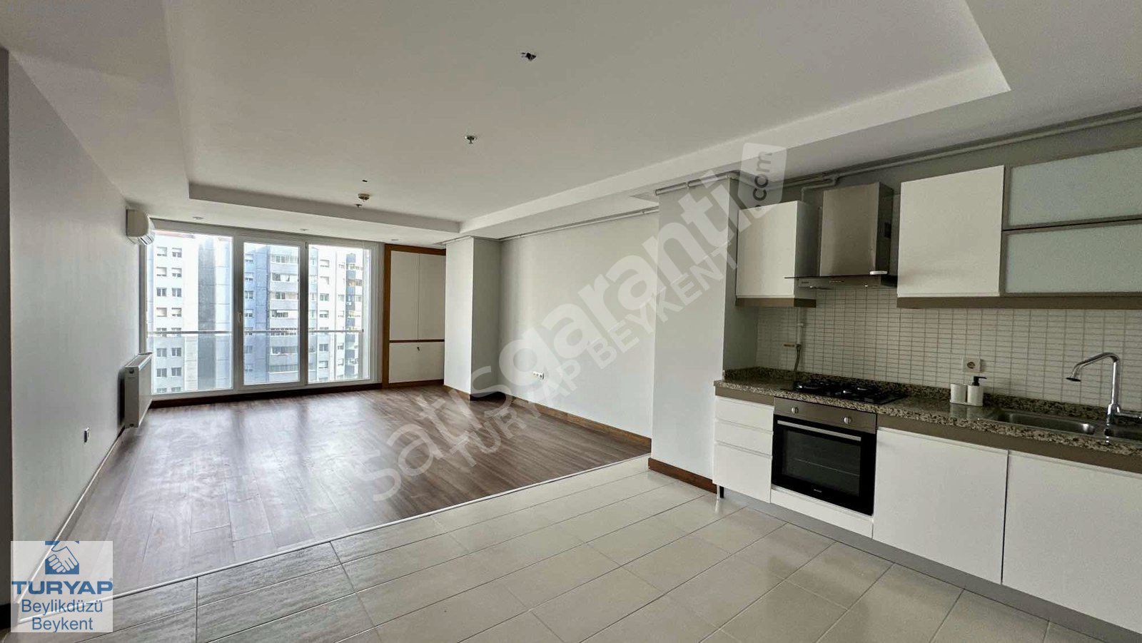 Turyap'tan Adnan Kahveci Kubist Park'ta Cadde Manzaralı 2+1Daire