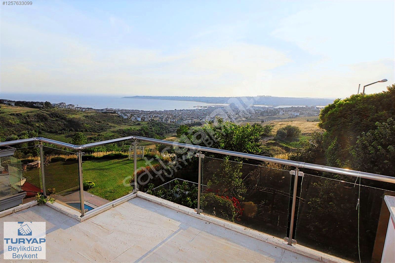 Turyap'tan Beykent B.Çekmece'de Deniz ve Göl Manzaralı 5+2 Villa