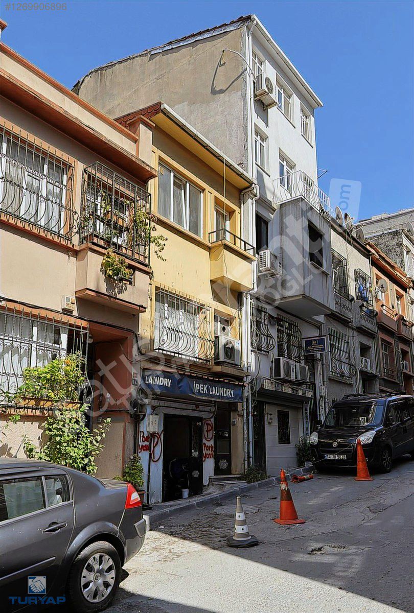 Şişli Elmadağda Kullanıma Yatırıma Uygun 3 Katlı 3 Daireli Bina