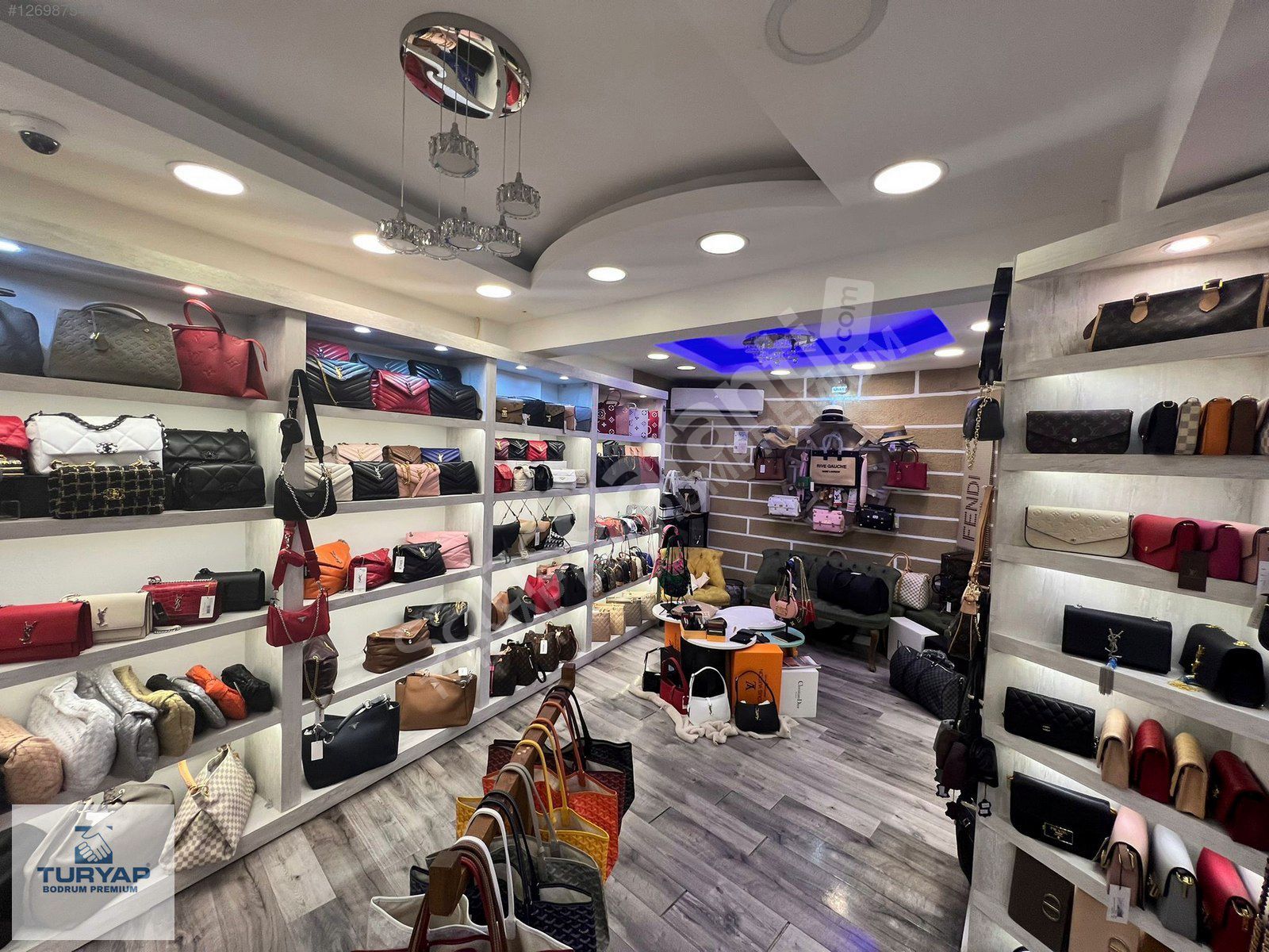 Bodrum'un Kalbi Çarşı Merkezde Satılık Dükkan