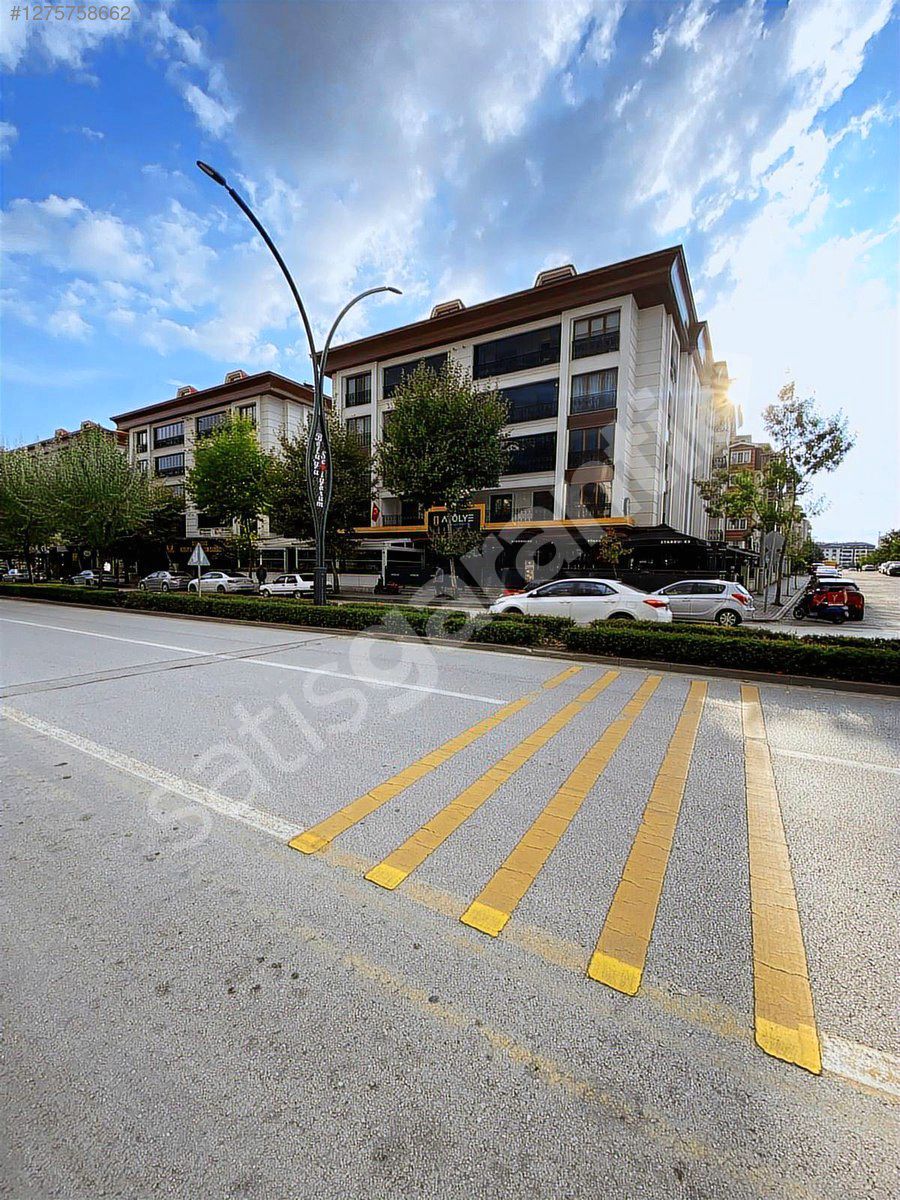 Bolu'nun En İşlek Bulvarı Üzerinde Kiralık 220 Mt2 Dükkan