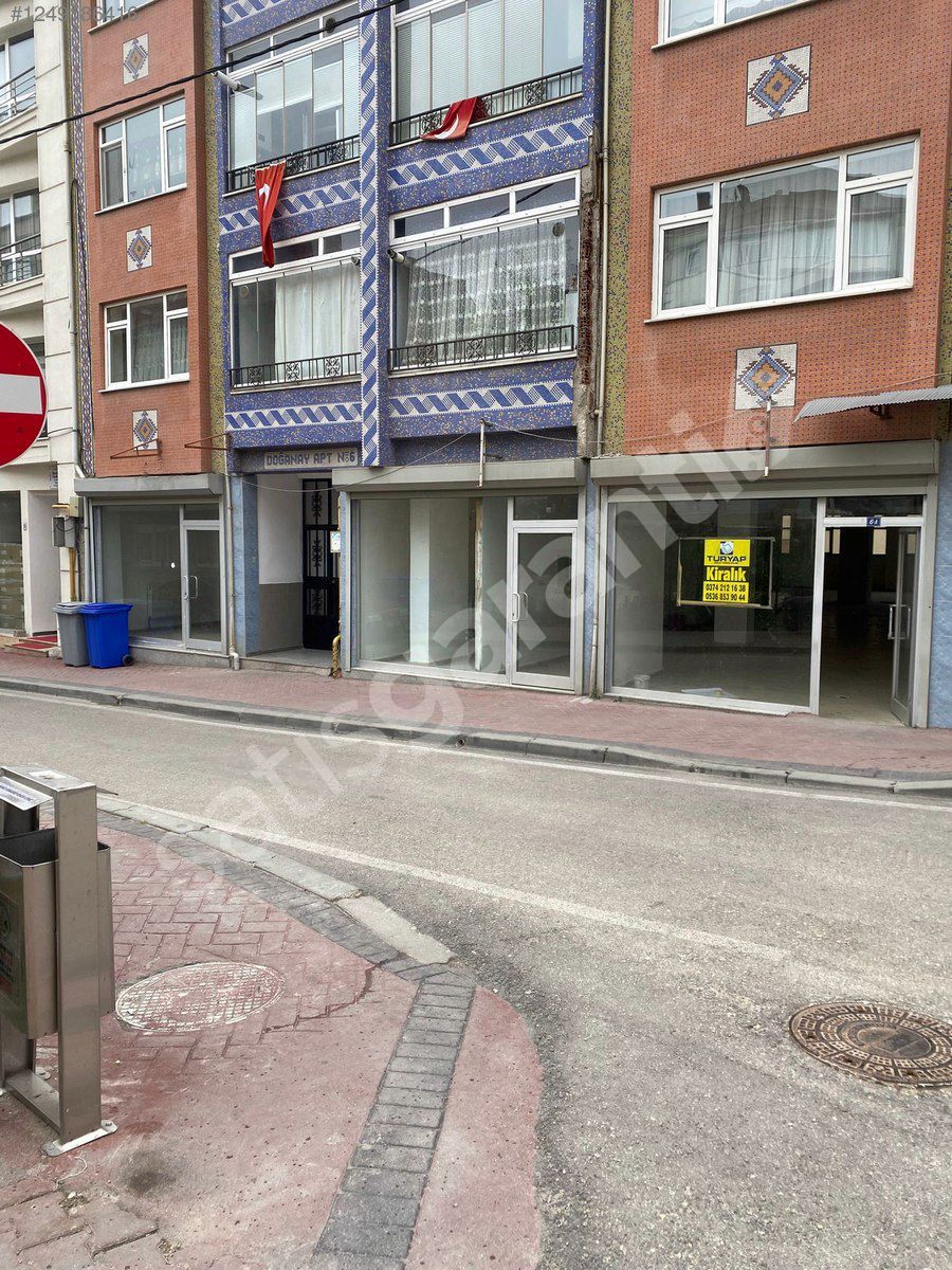 Bolu Merkez Ferit Talay Caddesinde Kiralık 500 Mt2 Dükkan