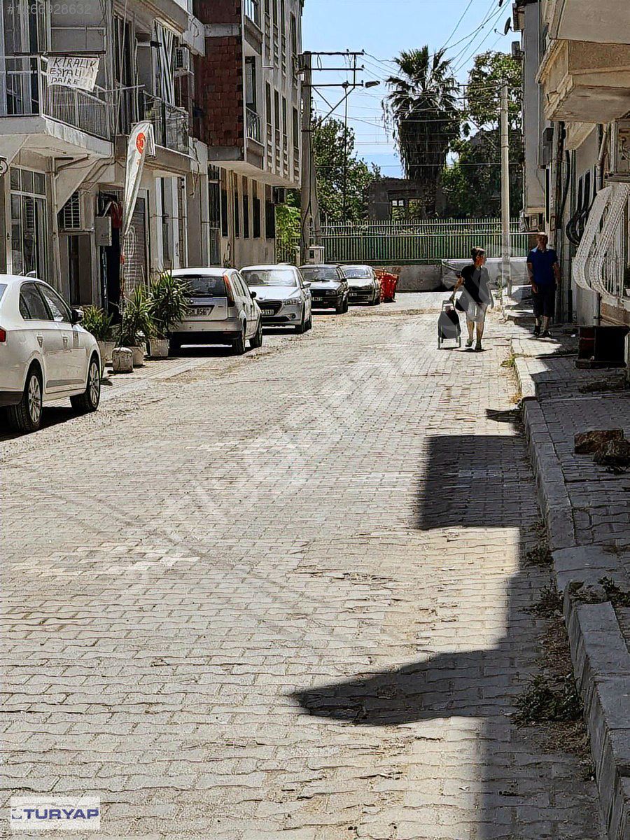 FIRSAT Bayraklı 'da 3+1 Deniz Manzaralı Teraslı SatılıkDublex