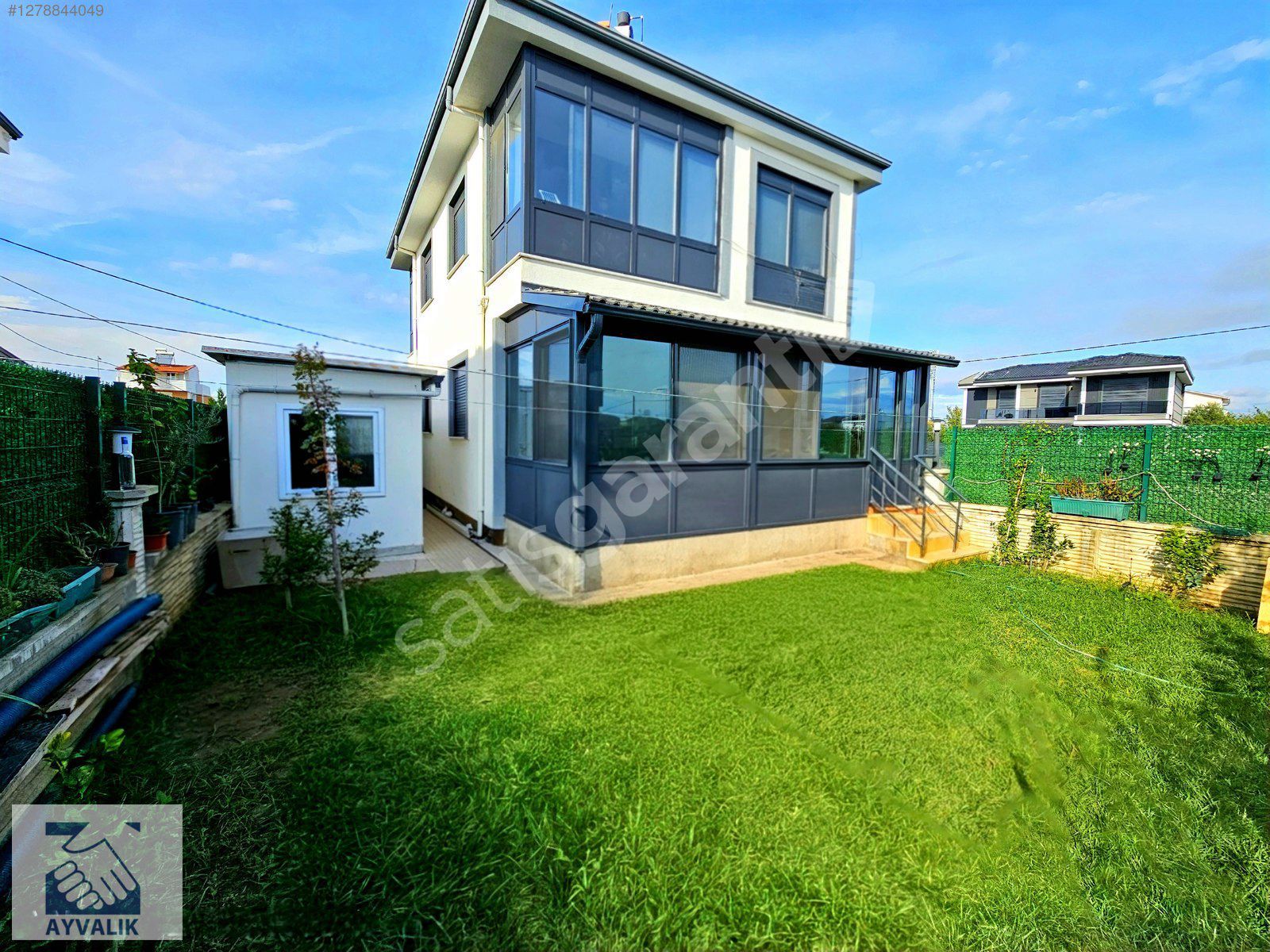 TURYAP'tan ALTINOVA'da DENİZE KOMŞU 3+1 VİLLA