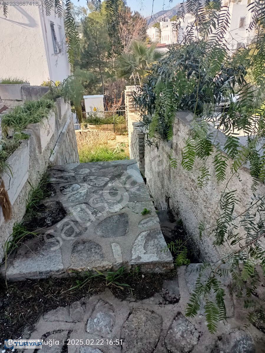 Turyap Bodrum dan Bitez mevkii mustakil 3 katli Dublex villa