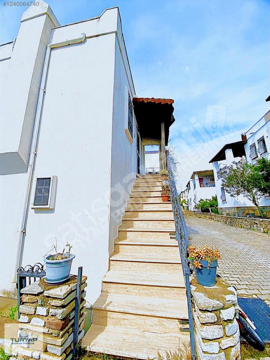 BODRUM YOKUŞBAŞI MAHALLESİ SİTE İÇERİSİNDE SATILIK MÜSTAKİL EV