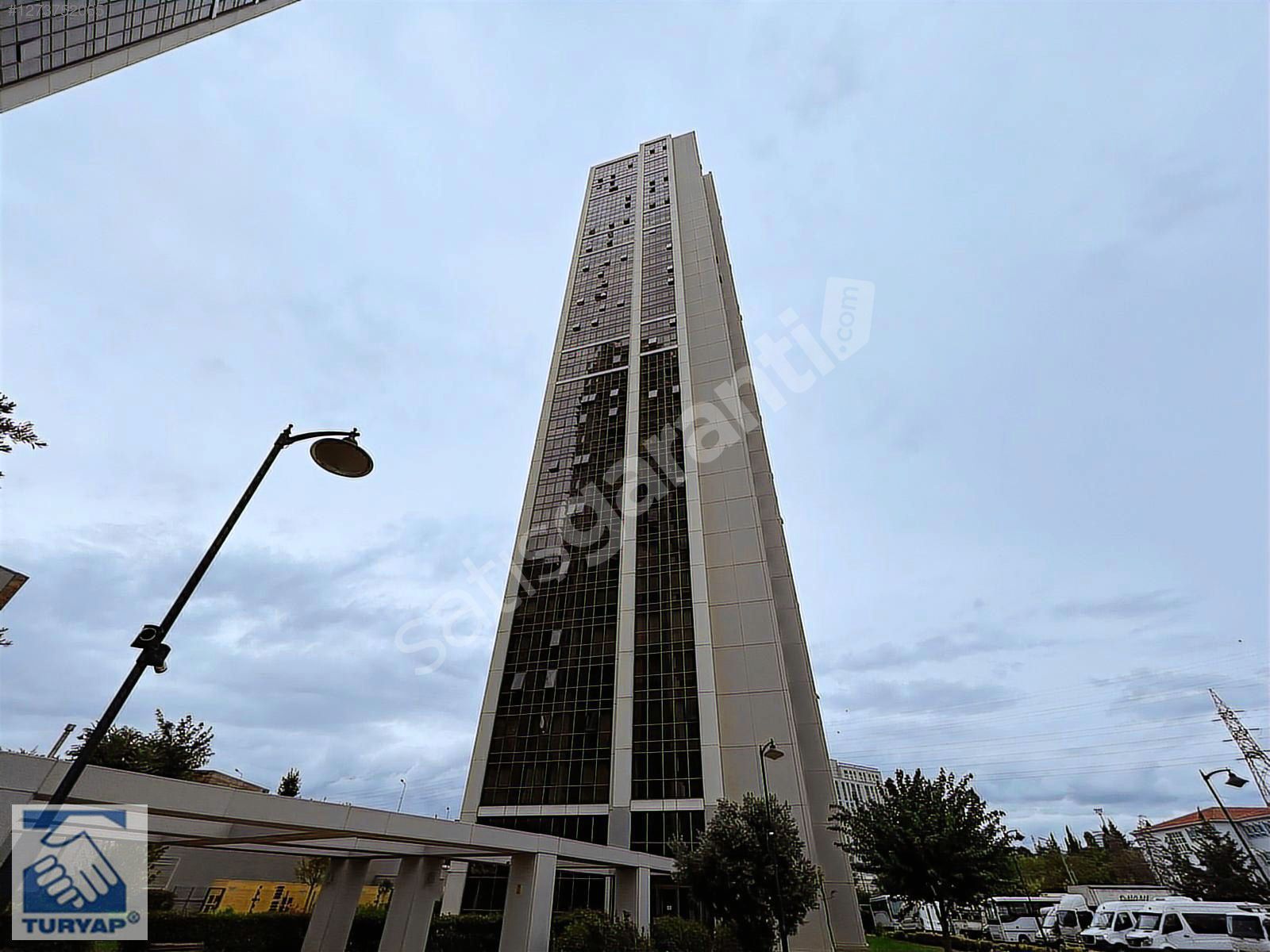 TEKNİK YAPI METRO PARK SİTESİNDE A TİPİ EŞYALI KİRALIK 2+1 OFİS